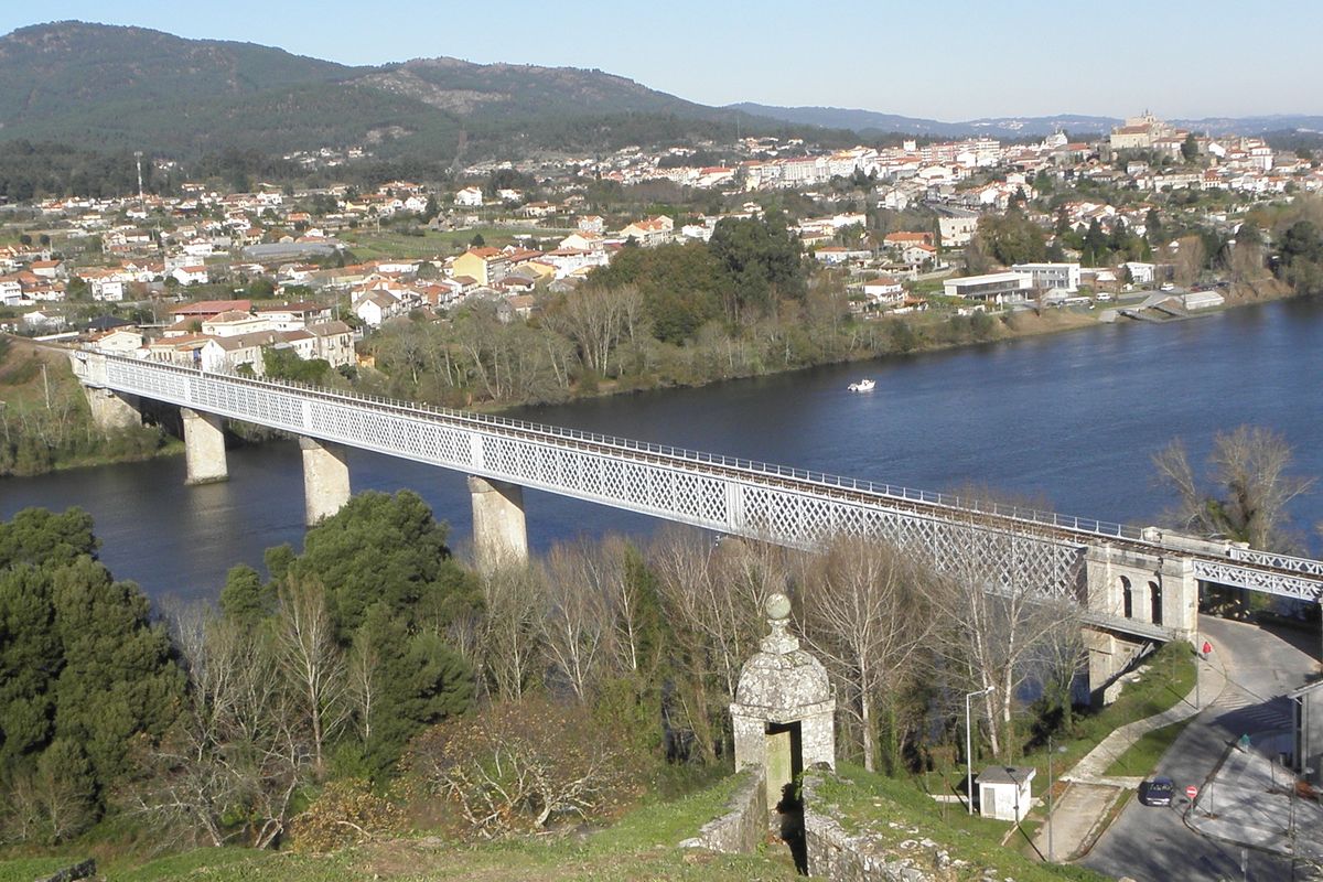 Galicia and Portugal are promoting a training action to train public personnel for the development of green infrastructure.